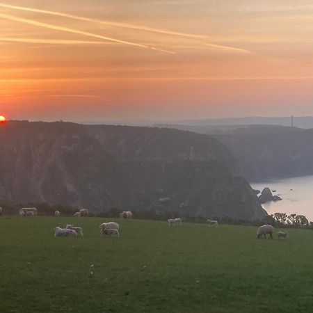 Coast Path Camping Hotel Haverfordwest Kültér fotó